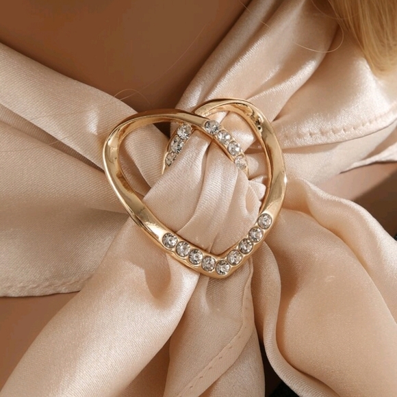 Multifunctional Silk Scarf Buckle ,holder. - Picture 4 of 4